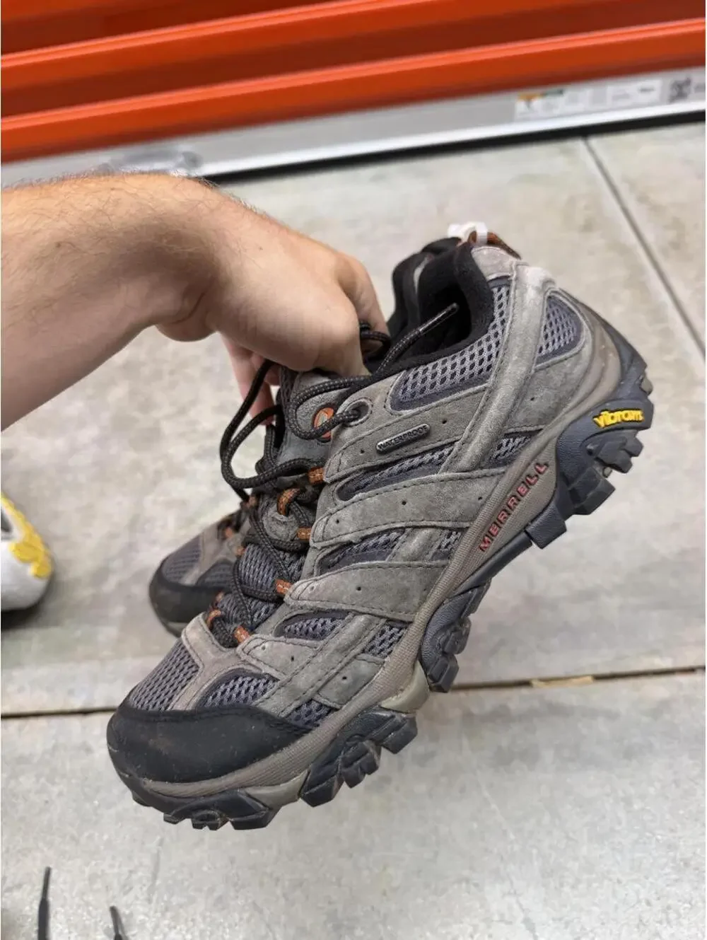 merrell moab 3 granite beige and grey hiking shoes size 8.5 MENS